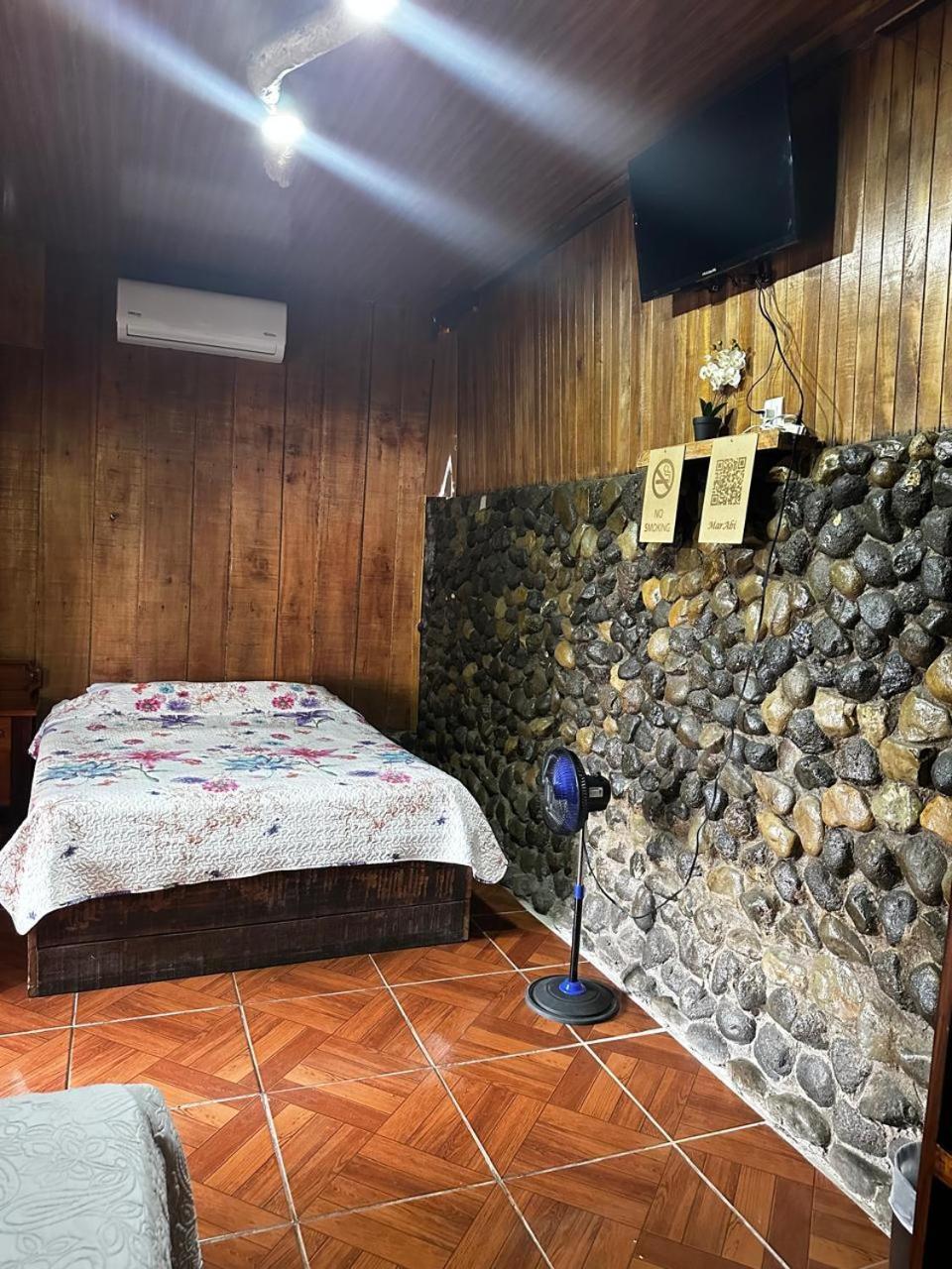 Hostel Rustico Marabi Tárcoles Esterno foto
